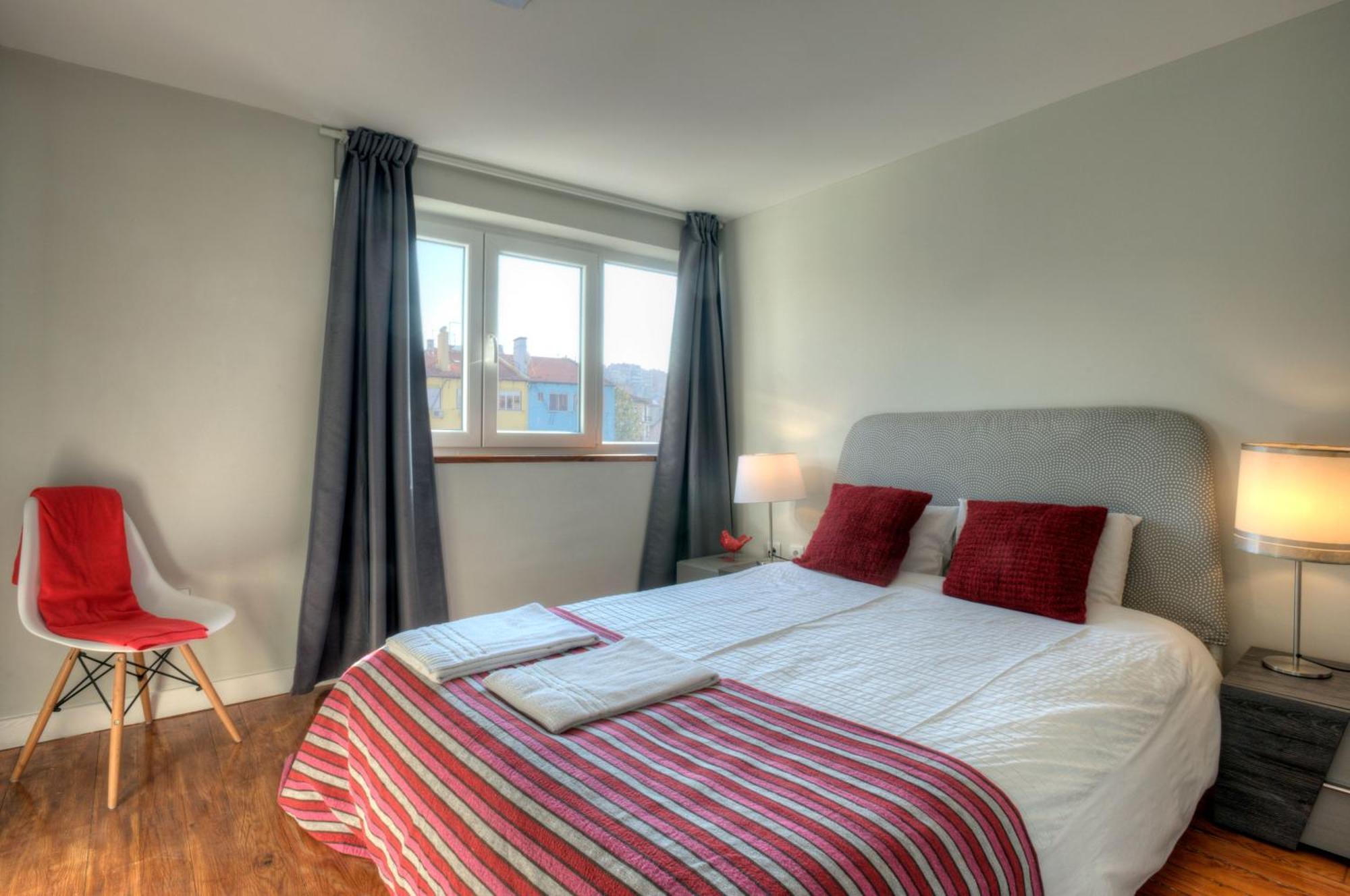 Fuer 13 Personenund 1 Kind In Lissabon, Regiao De Costa De Apartment *