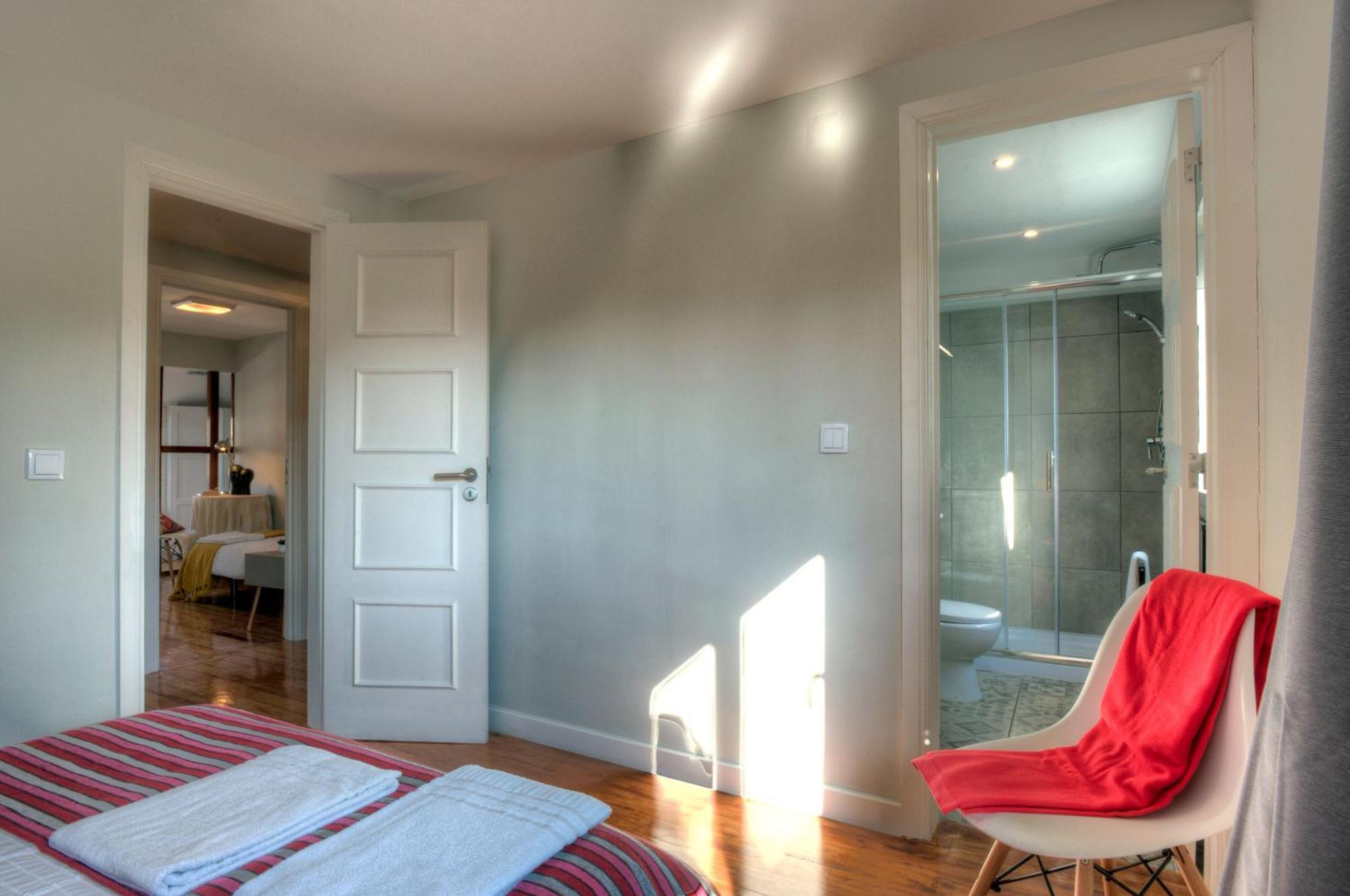 Apartment Fuer 13 Personenund 1 Kind In Lissabon, Regiao De Costa De *