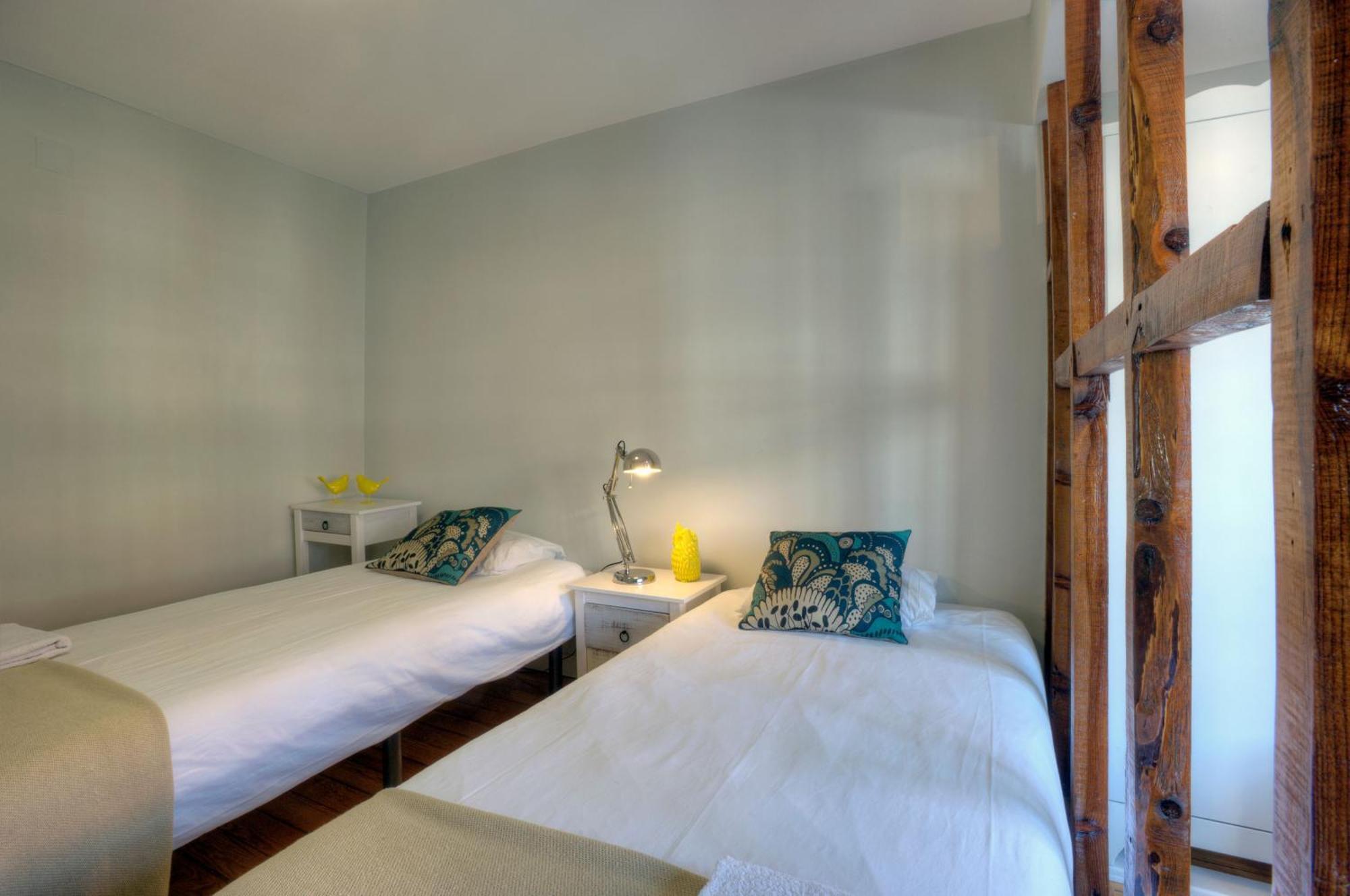 Apartment Fuer 13 Personenund 1 Kind In Lissabon, Regiao De Costa De Lissabon