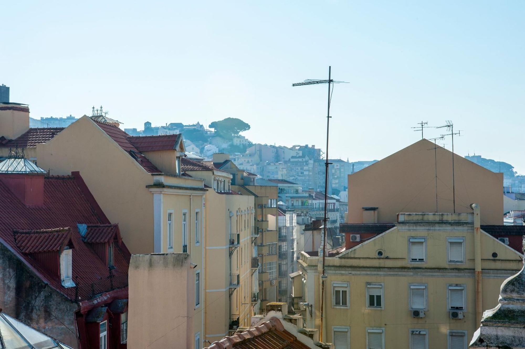 Fuer 13 Personenund 1 Kind In Lissabon, Regiao De Costa De Apartment