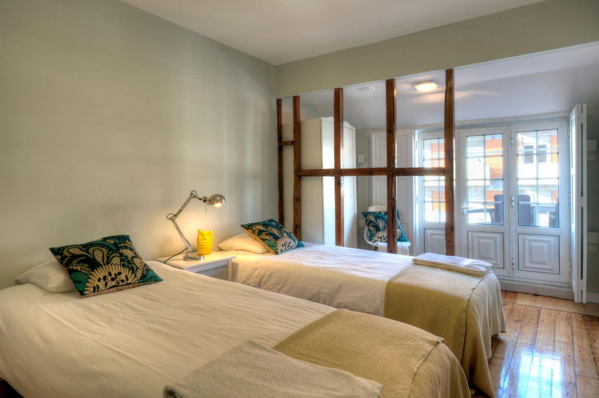 Apartment Fuer 13 Personenund 1 Kind In Lissabon, Regiao De Costa De Lissabon